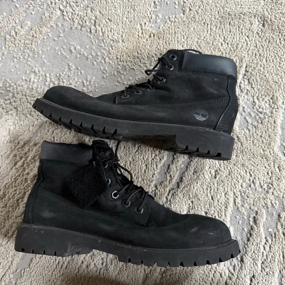 Timberland black boots lace up suede leather Primaloft insulation waterproof 6.5